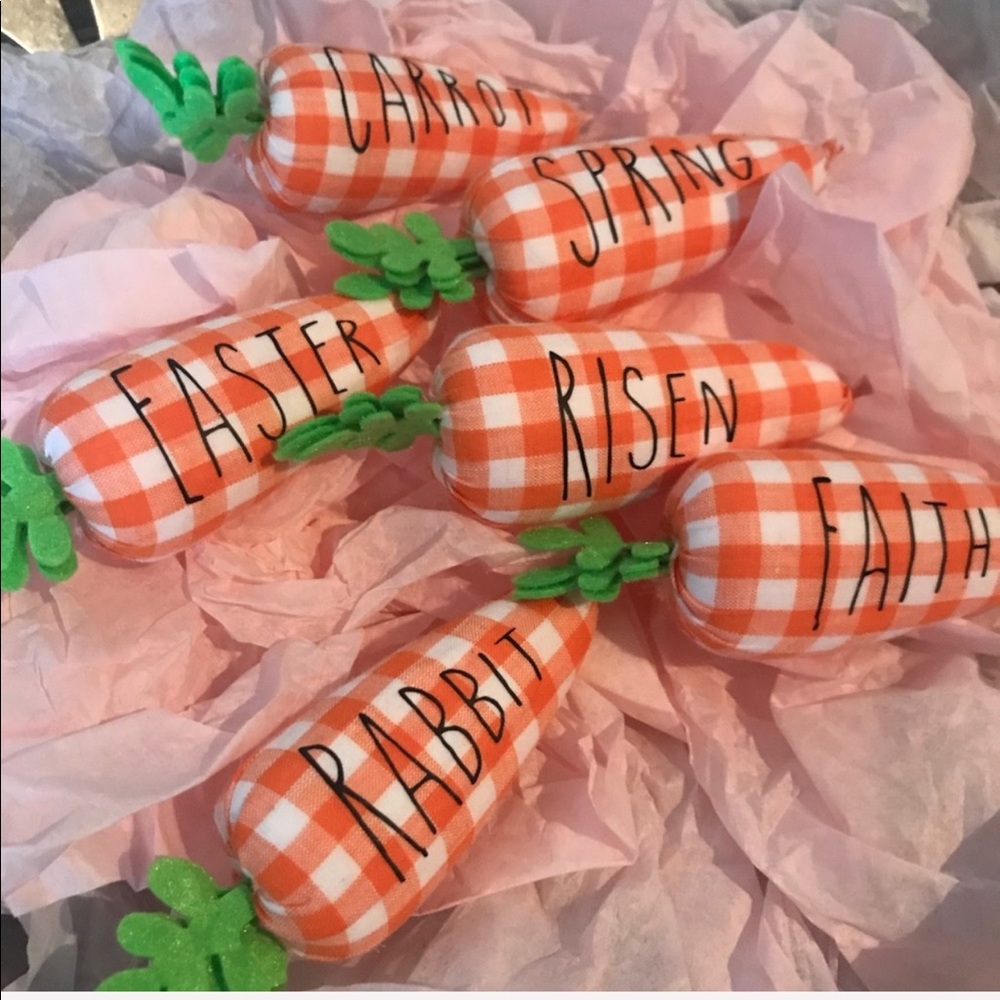 Easter Decor 🐣 🥕 - Picture 3 of 6